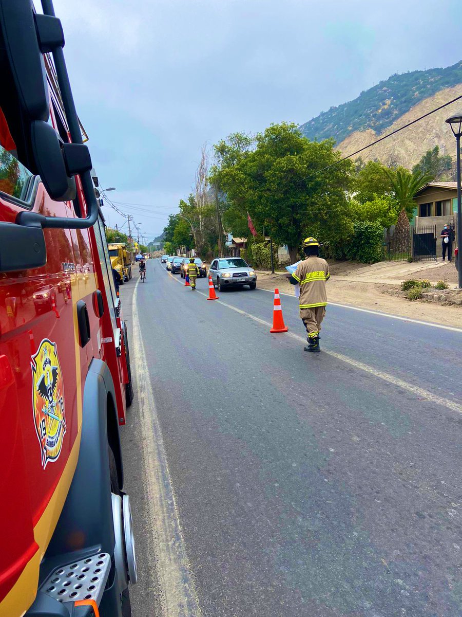 DPPCordillera's tweet photo. 💪🏻🚫🔥🚫En #ProvinciaCordillera prevengamos juntos los #Incendiosforestales

En Plaza La Obra de #SanJoseDeMaipo equipo de emergencias @DPPCordillera @Tercera_SJM y @conaf_minagri realizan campaña de información y sensibilización a vecinos y visitantes para evitar incendios🔥🚫 https://t.co/d7zdNTYOCB