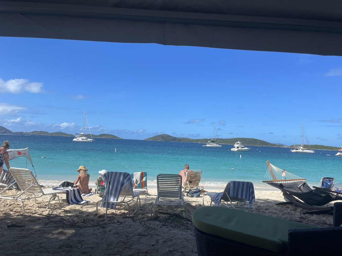 ggl26's tweet photo. Spending Thanksgiving on St John. Honeymoon Beach is a cool place. Recommend. https://t.co/dNaDq11mDv