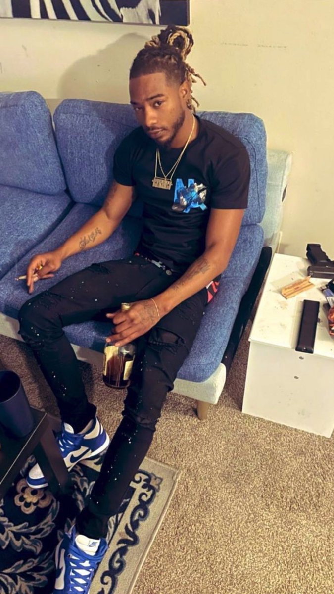 ManAboveGravity's tweet photo. @WAVEYFREEWILLY brought the drip out wit the black and blue tee #NoAutomationDenimAndSupply #Fashion #Philadelphia #LA #NY #Jersey #ATL #London #Tokyo #DaSet #DifferentLaneWorld #TriggerHappy #Designers #Models #Nike https://t.co/vm4QonoAId