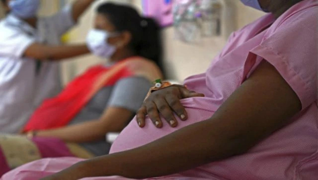 firstpost's tweet photo. #ICYMI How #decliningfertility in India will be a great boon in the long run
https://t.co/l5fOsiR1NF https://t.co/DtBDFNCm4e