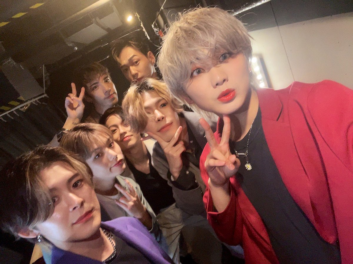 joachan_f's tweet photo. 荒様の色々～❤️

①#9rush さんラストライブでした～☺️
②荒様とメンバーさんが楽しそうで何よりです😍
③短いようで長く濃かった半年だったと思います。お疲れ様でした☺️

#9rush
#スクランブルガム
#荒友哉くん
#Tomoya_Ara
#aratomoya
@scgm_9rush_ta 
#フレーバー
#一日１スクガム運動 https://t.co/AcG7eypB6k