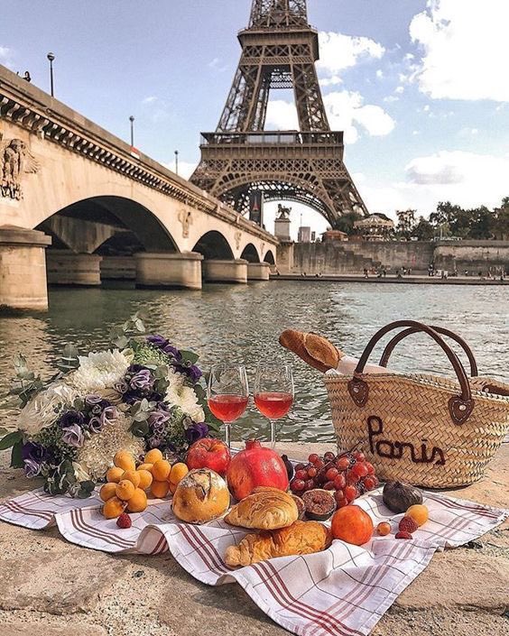 neofitascullen's tweet photo. -ˋˏ *.·:·.⟐.·:·.* ˎˊ-
Uno de los regalos que le dieron a los novios por su boda, es un viaje a París, con todo pagado. https://t.co/dmc3ys9qFo
