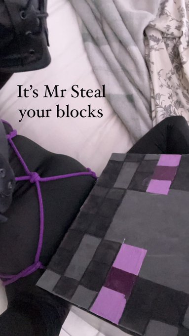 Watch Cabbage Girl's leaked NSFW photo on TwXstars