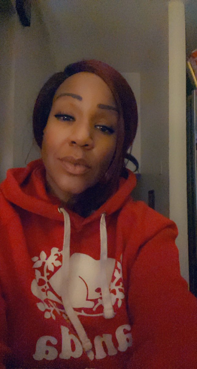 babeequeensings's tweet photo. Hoodie Courtesy Of: #RootsCanada 😍❤️ 🇨🇦 Cuteness Courtesy Of: Mom & Dad 💋 https://t.co/UKSp7eMw40