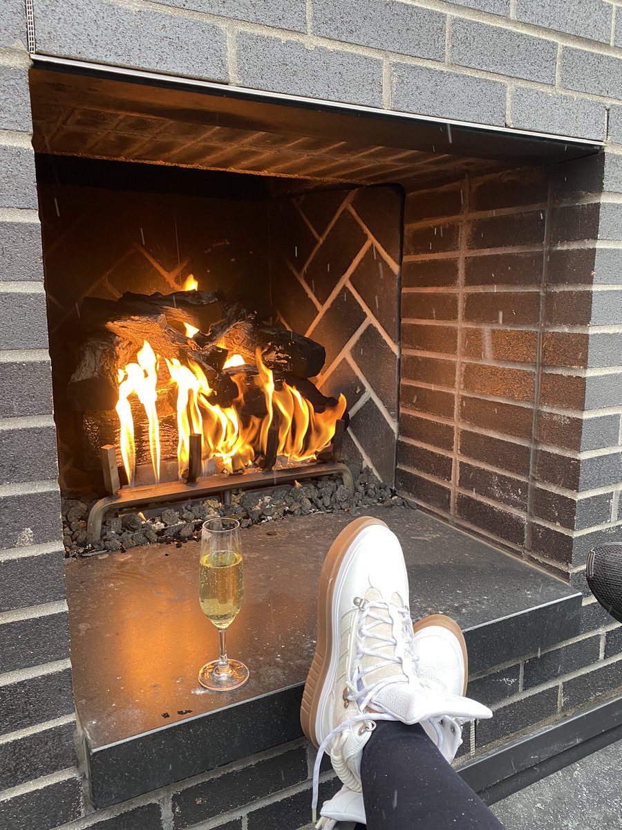 sweet_deee's tweet photo. I’m home y’all. #detroit #itsbeentwoyears #ilovethiscity https://t.co/5AiJMJKu3T