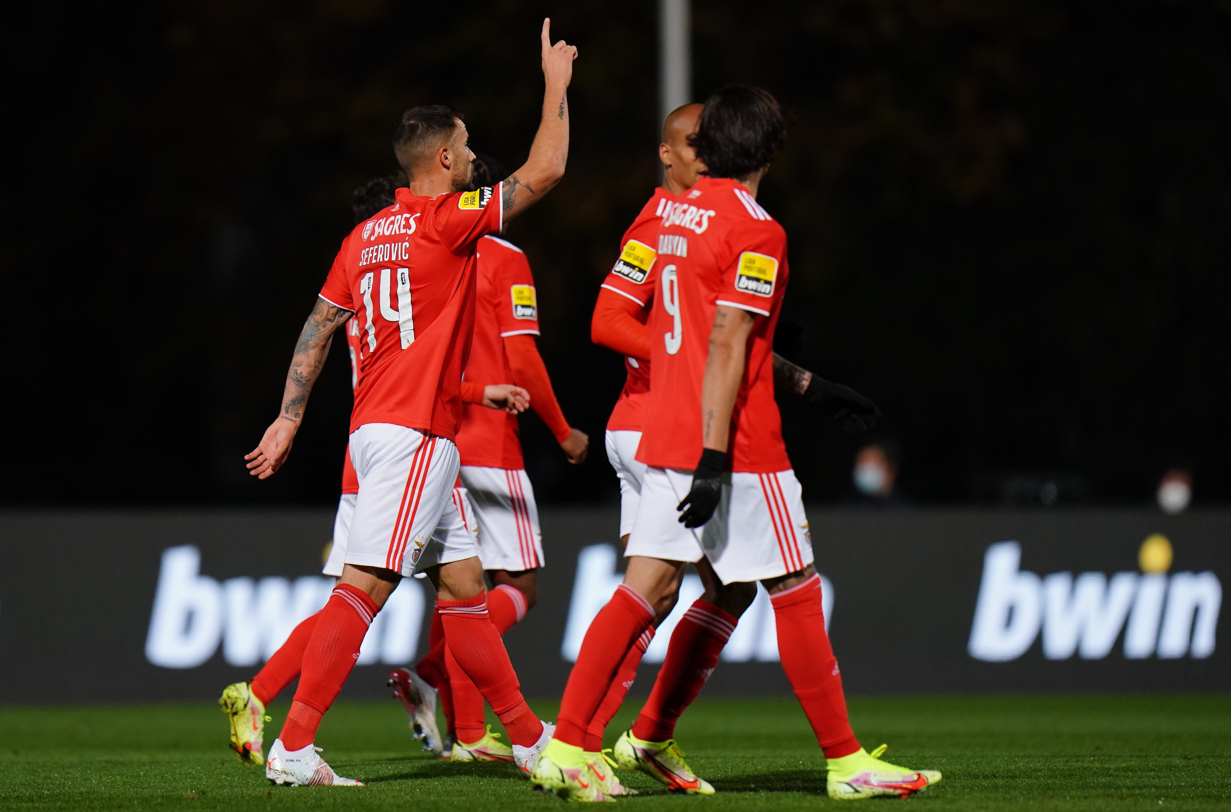 cbs sports golazo on twitter belenenses match with benfica has been abandoned a covid outbreak forced belenenses to field nine starters including two goalkeepers benfica led 7 0 at half time 15