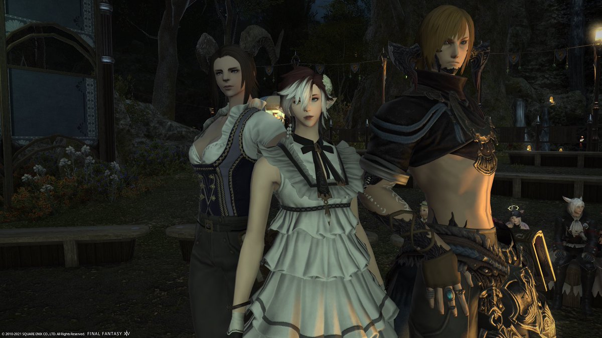 Enjoying the awesome concert with the gang 😄<a href="/MoshMosh_FFXIV/">Mosh Mosh</a>
