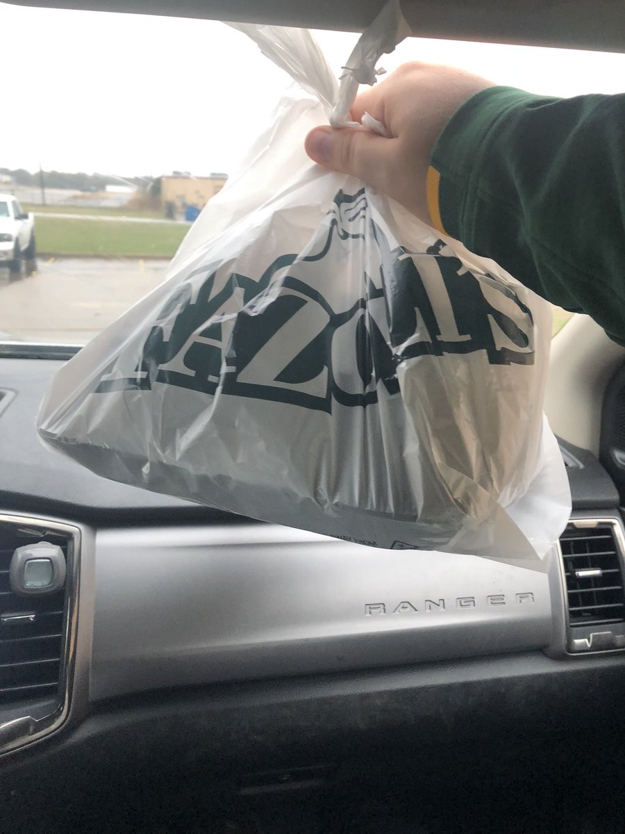 K_HOW's tweet photo. Secured the bag. #SicEm #Fazolis #TenWins https://t.co/kem02gaA7t
