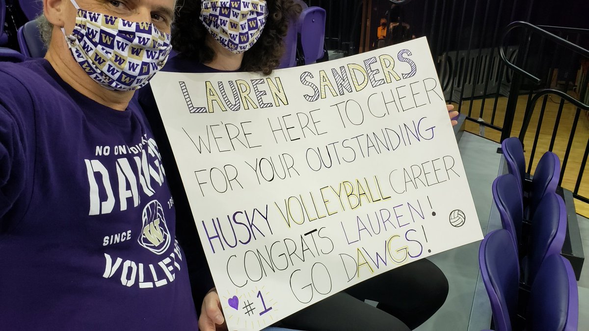 PhinnRogan's tweet photo. Let's go Dawgs! #PointHuskies https://t.co/DmZHdkUeDK