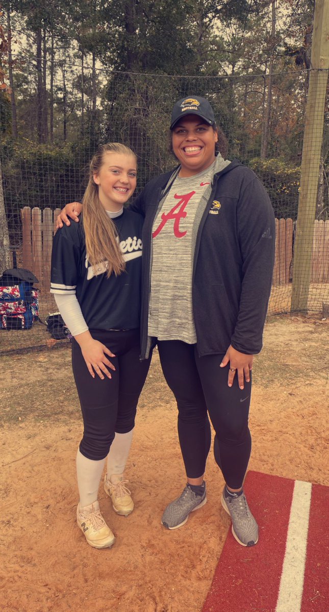 roll tide! great day for a softball camp with <a href="/K__Goodman_97/">Krystal A Goodman</a> 

<a href="/AlabamaSB/">Alabama Softball</a>