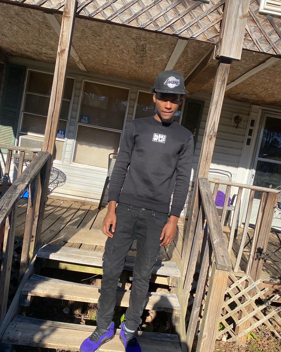 6illRoadrunner's tweet photo. lil nigga but I’m big dog😈 https://t.co/7BvQoxeBsp
