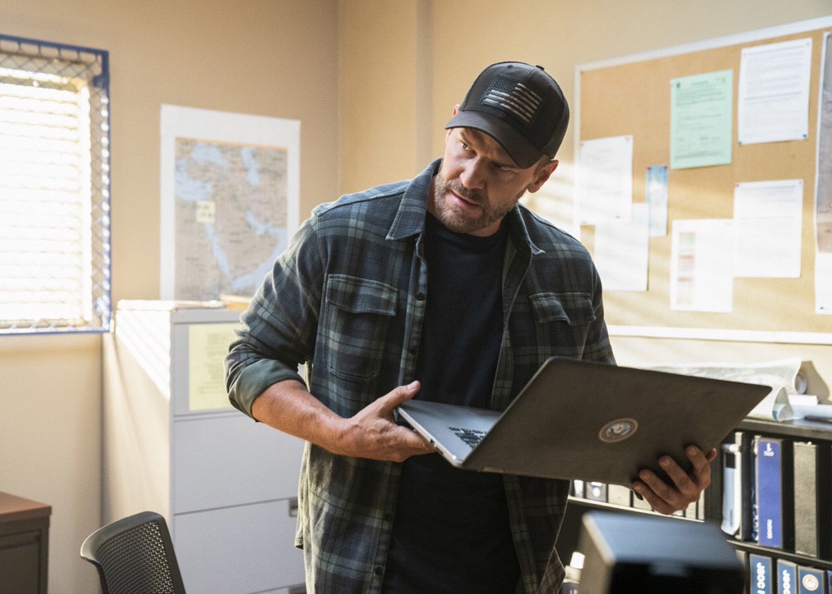 CockyAngelus's tweet photo. New episode of SEAL Team tomorrow!! Episode 5x09 Close To Home 😍♥️
*
#davidboreanaz #jasonhayes #sealteam #sealteamseason5 #sealteamcbs #sealteamparamountplus https://t.co/okaFPGVnIh