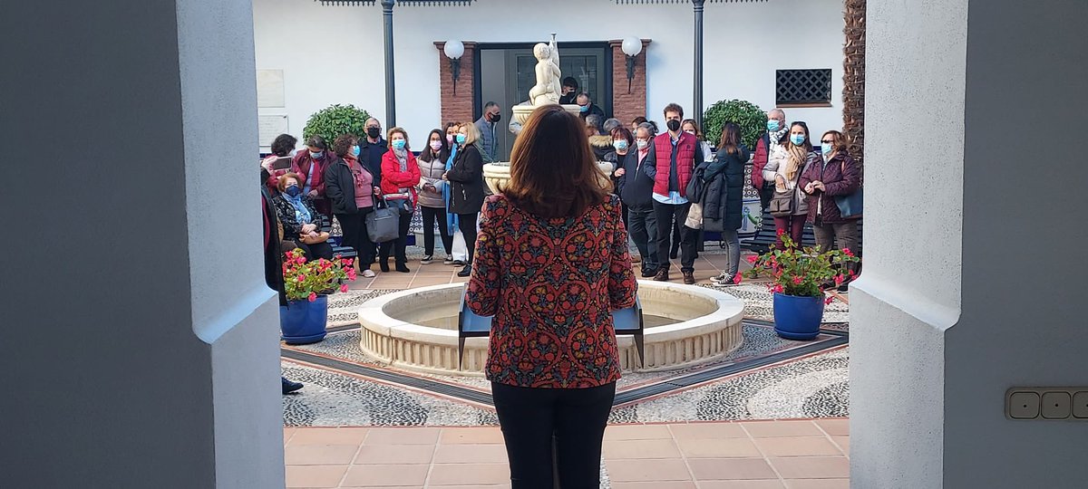LedesmaAlhaurin's tweet photo. Hoy hemos recibido en nuestro Ayuntamiento a los descendientes de D. Blas Imbroda Pífano, un napolitano que llegó a Alhaurin a mitad del S. XVIII. https://t.co/kGd9MQXtye