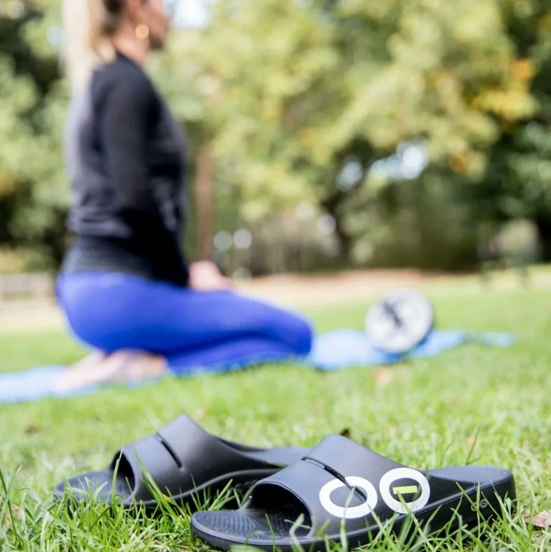 Slip on your OOFOS after any exercise to feel the OO, whether you have run a marathon, done a boxing class or practiced yoga at home. OOfoam™ cushions your feet, absorbing impact while your arches are supported by our patented foot bed.