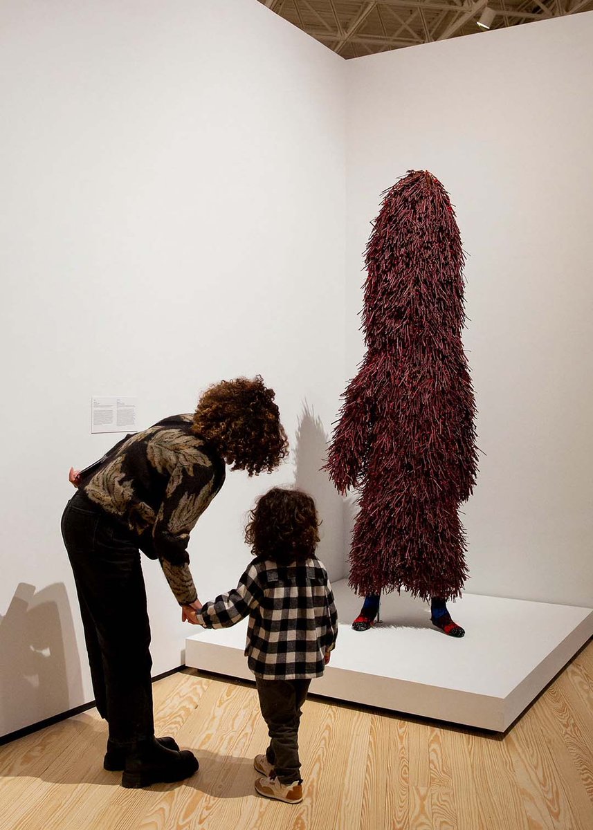 Today from 1–4PM: explore #DirtySouthCAMH by completing a scavenger hunt for textures.

🔗: camh.org/event/scavenge…

Art: #NickCave, Soundsuit, 2010. Mixed media including twigs, synthetic berries, metal, and mannequin. Private collection. Courtesy Jack Shainman Gallery, New York
