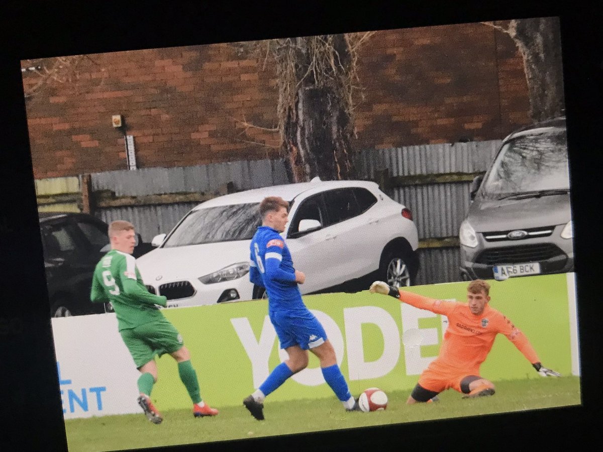 thejakewhiteley's tweet photo. A few first-half match-action screengrabs from today’s #NPLD1Midlands clash between @SpaldingUnited v @bedworth_united - game ended 1-1 (I didn’t stay to the bitter end!)… @Andrew_Clucas @DuncanBrowneJPI https://t.co/SmGPyKRDYo