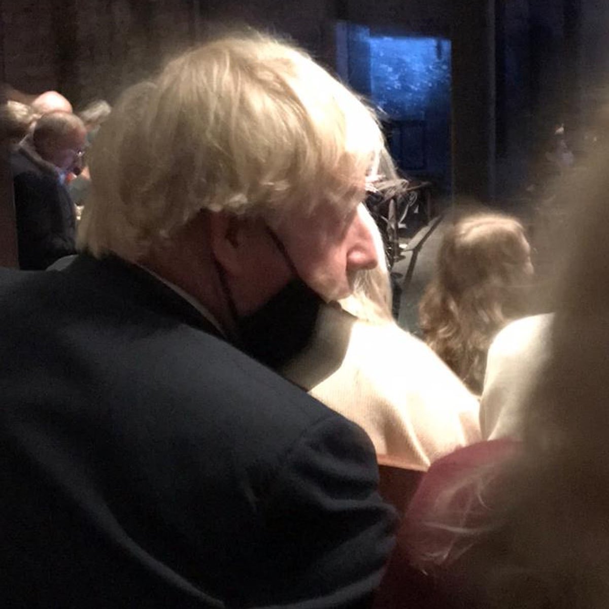 Pandamoanimum's tweet photo. Boris Johnson: We need to tighten up the wearing of masks.

Also Boris Johnson: https://t.co/5FOPGzOM0K