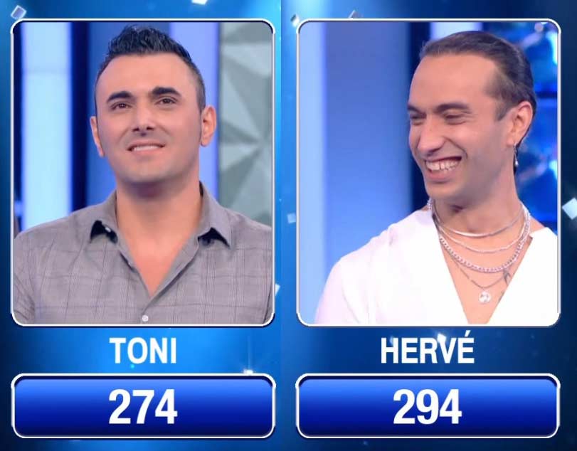 titi1960's tweet photo. 1er #MatchAller des 1/2 finales des #Masters2021 de #Noplp de @nagui du samedi 27/11/2021
@RVMrkl gagne le #matchAller avec un sans faute et 48 000€ dans sa cagnotte
@DamourToni n'a pas donné ses dernières paroles, le match retour à 21h00
Maintenant c'est @kevinNOPLP Vs #Asene https://t.co/ykf3CljILE