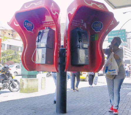 Clxssicaf's tweet photo. Los cuadros que tenemos en colombia/los cuadros que tienen la gente en Inglaterra. https://t.co/AptQ2qDulU