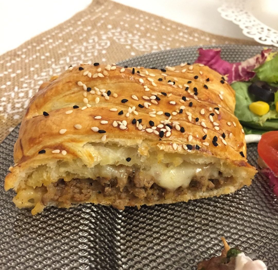 Urkueen's tweet photo. Algerian food 🇩🇿 tadjine Zitoune ,coca, tadjine Minced meat,Bourek 
By 📷: un_gateau_presque_parfait https://t.co/83IjjB5yPG