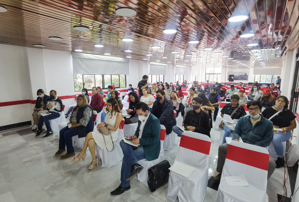 📍Con el fin de contribuir a generar políticas públicas en que mejoren la relación entre ciudadanía y gobierno desde la juventud, el PTCDMX llevó a cabo el foro "Políticas públicas en el desarrollo político de las juventudes de izquierda".
#SomosPT
#TrabajamosParaTi