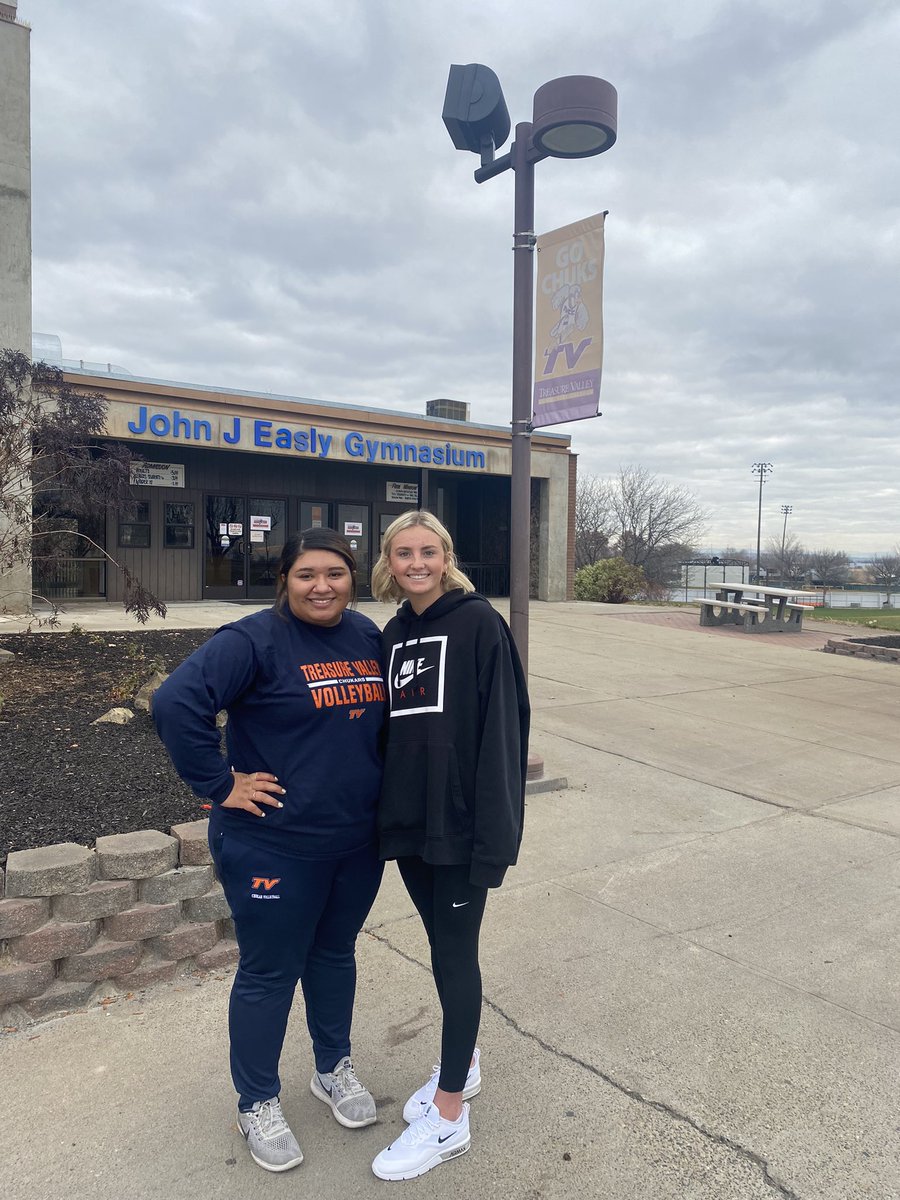 kellyylewis's tweet photo. Official Visit to Treasure Valley! Thank you Coach Rodriguez! #gochukars #treasurevalley @TvccCollege https://t.co/UNTDo4w7vW