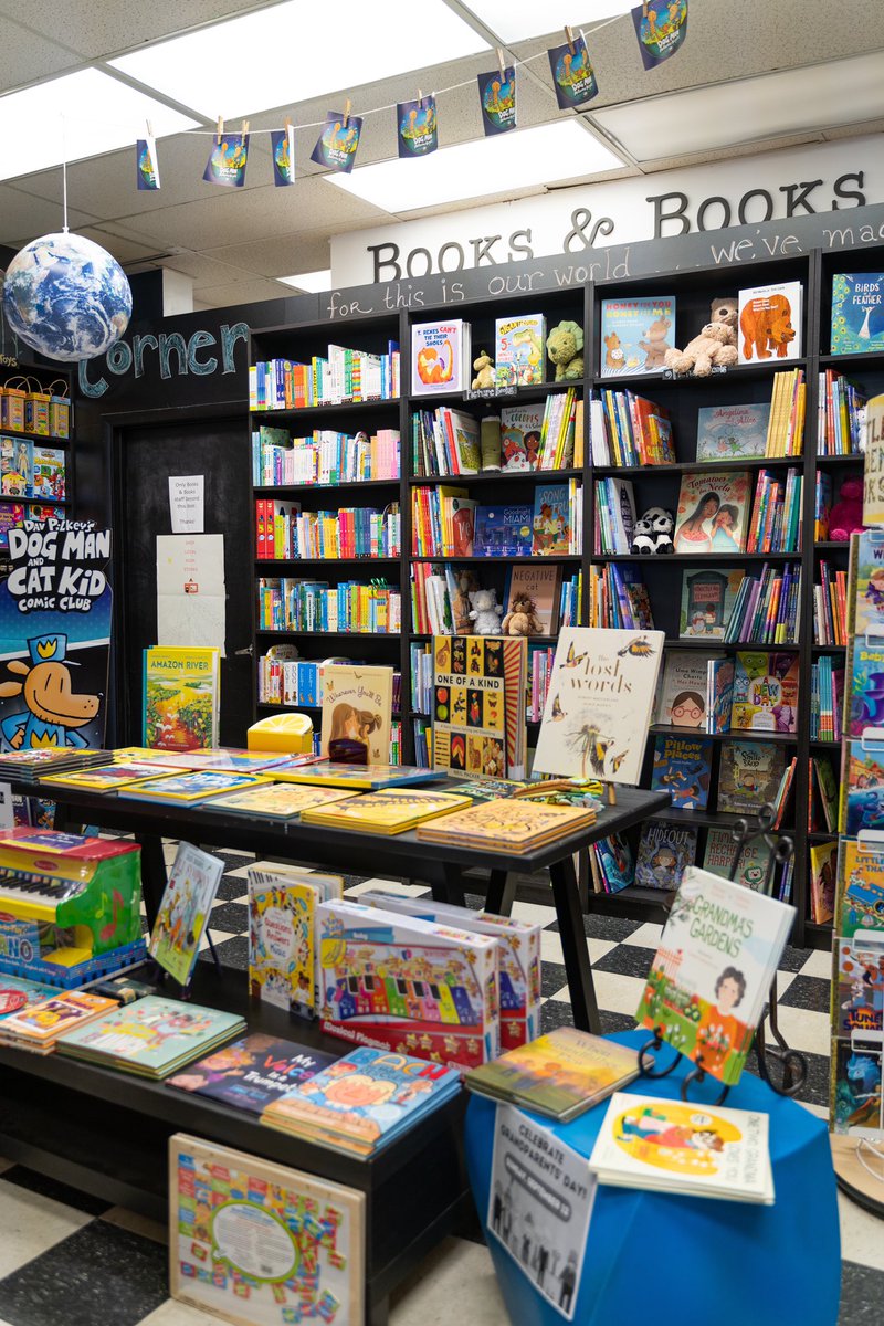 BooksandBooks's tweet photo. This is what it looks like to #ShopSmall. There’s still time to support your local indie bookstore today for #SmallBusinessSaturday! 💙 https://t.co/VcIcnmIaar