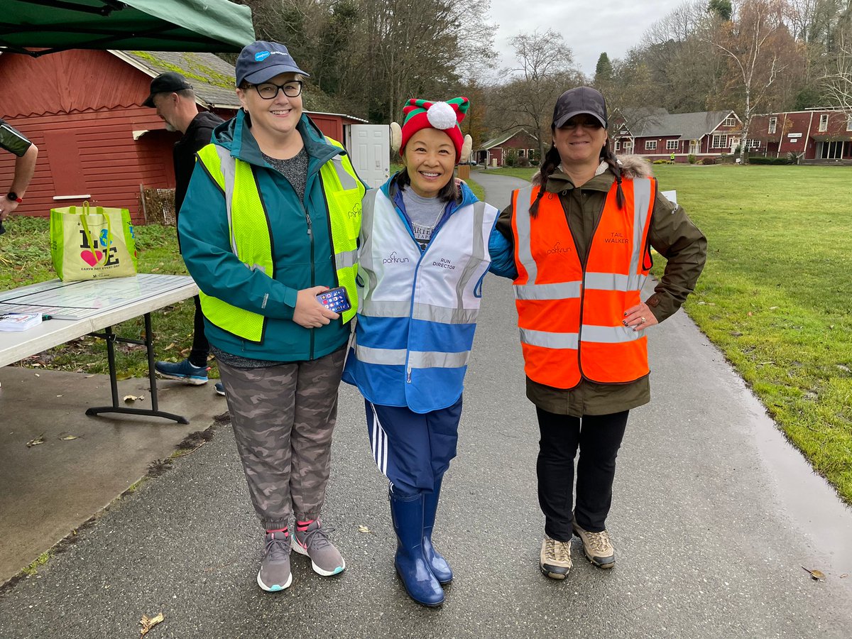 parkrunUSA's tweet photo. Great job if you ran, walked or volunteered this morning!  Let us know how went it below 👇

At Des Moines Creek parkrun they were getting into the festive spirit early! https://t.co/nHMNNzbS4s
