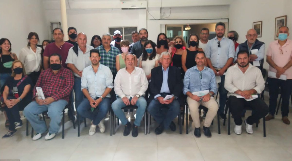BInfantBelgrano's tweet photo. Una gran noticia para la biblio: Desde hoy somos parte de la Comisión Directiva de @FeCulDep de #LaPlata
Llegan nuevos desafíos y mucho trabajo por delante 🙌🏻 😊
#Somosinquietos https://t.co/pEjBoEqM3j
