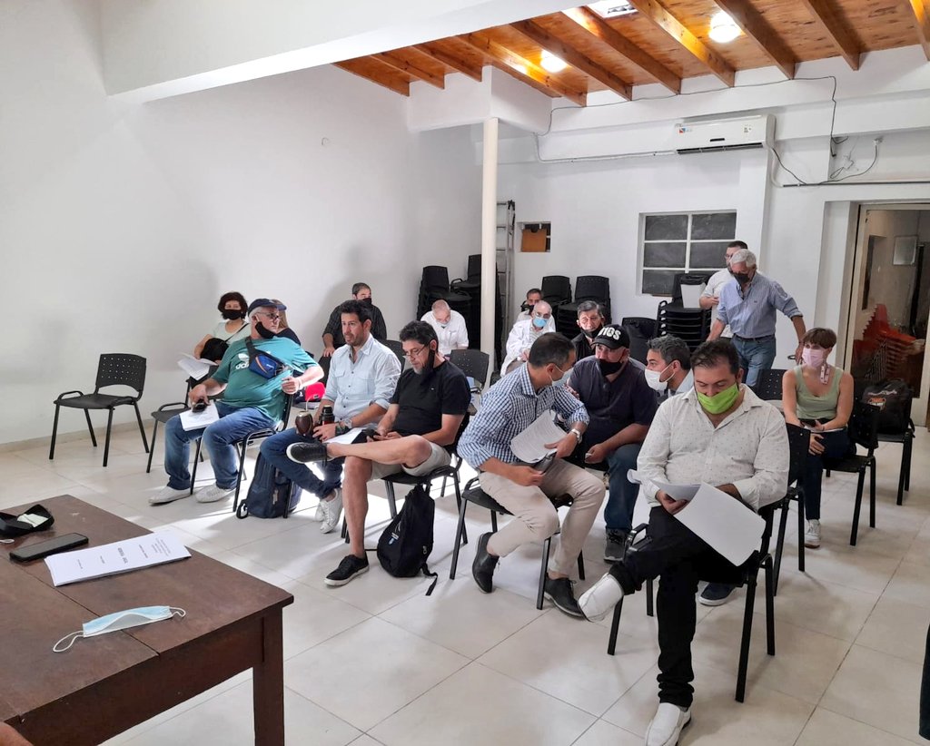 BInfantBelgrano's tweet photo. Una gran noticia para la biblio: Desde hoy somos parte de la Comisión Directiva de @FeCulDep de #LaPlata
Llegan nuevos desafíos y mucho trabajo por delante 🙌🏻 😊
#Somosinquietos https://t.co/pEjBoEqM3j