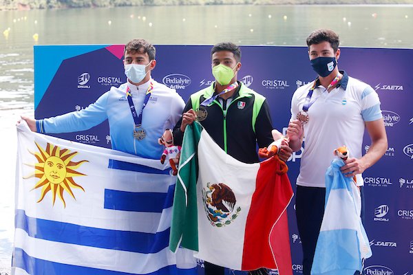 El kayakista Roberto Eguía consiguió oro y su pase a <a href="/santiago2023/">Santiago 2023</a> en los #JuegosPanamericanosJunior <a href="/CaliValle2021/">Juegos Panamericanos Junior</a> 

Lee más: 👉 bit.ly/3cVL55W
