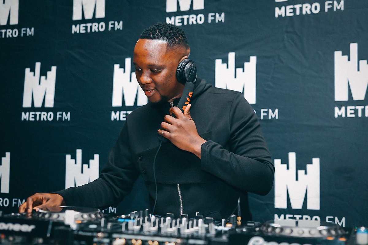 METROFMSA's tweet photo. We have @moflava #METROFMSummerlife at The Capital in Mbombela playing fire Jams in Nelspruit!!π₯π₯π₯ https://t.co/tBuP7yhyzC