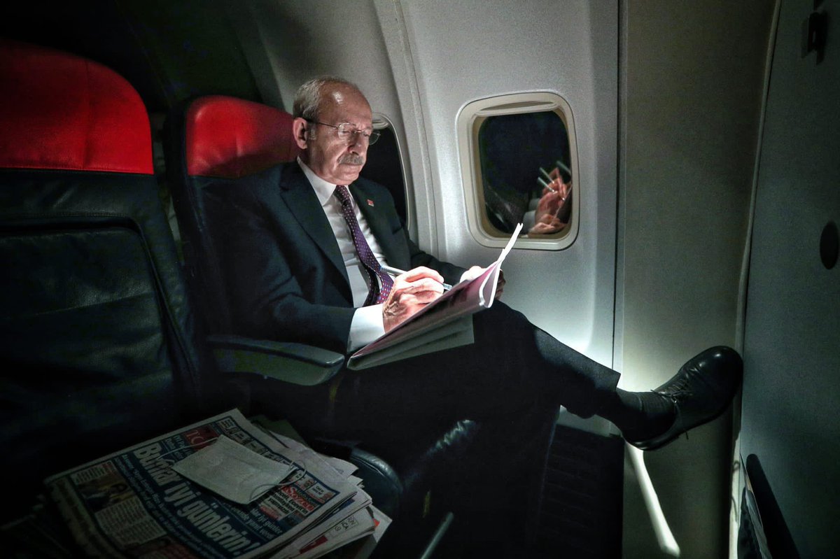 aselimkoroglu's tweet photo. Lider             /              Bozguncu https://t.co/gkaQc9d1Md