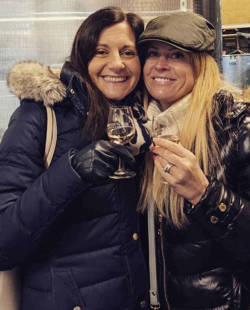 GilhamGremo's tweet photo. Smashing afternoon for wine tasting 🍷😬 @denbiesvineyard
#Friends #MyGang #WineTasing #EnglishWines #ChristmasReady https://t.co/JvtYpyvUAS