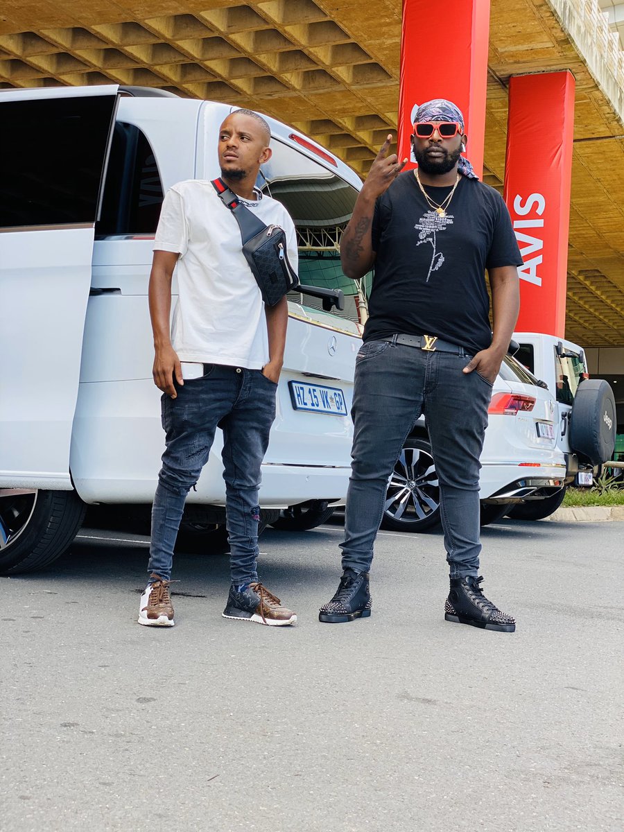 legodfrey_el's tweet photo. Two kings in the same Kingdom ✌️None can stand infront of them 🙌
@KabzaDeSmall_ https://t.co/abpfrfSfh5