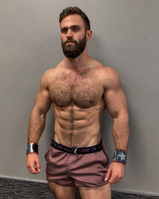 Happy Thanksgiving 🦃 weekend to everybody! The feasting is over, time to get back to the gym! 💪🏼💪🏼💪🏼<a href="/tag/naturalbodybuilder"class="tags"><span>#naturalbodybuilder</span></a><a href="/tag/bodybuildinglife"class="tags"><span>#bodybuildinglife</span></a><a href="/tag/naturalbodybuildingmotivation"class="tags"><span>#naturalbodybuildingmotivation</span></a>