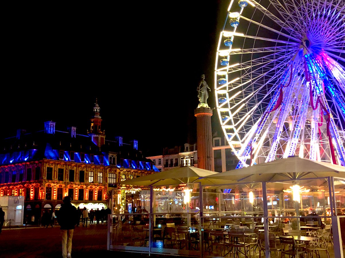 MartineAubry's tweet photo. Quel plaisir de retrouver Lille si belle avec les illuminations et animations de fin d’année et l’ambiance joyeuse du marché de Noël!👏🏻 à la #FLCAS & aux équipes de @lillefrance d’accueillir en toute sécurité sanitaire les Lillois et touristes. https://t.co/WcRiHKZjYG