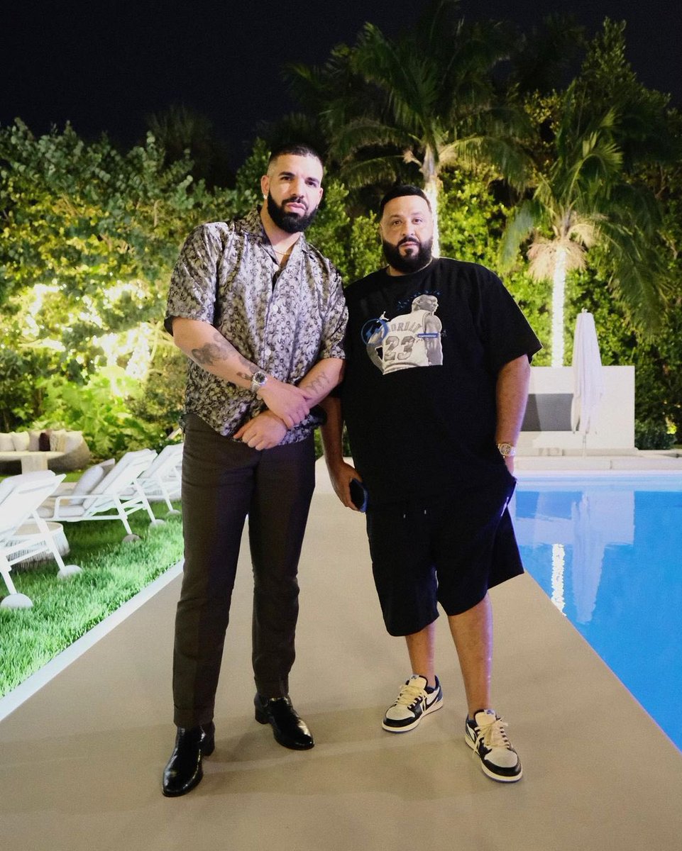 Geçtiğimiz gün (26 Kasım) 46. yaş gününü kutlayan DJ Khaled, Drake ile hazırladıkları yeni şarkıyı yakında yayınlayacağını duyurdu!