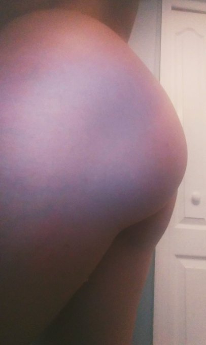 If you want some "insight" slide in my inbox. #Butt #anal #Stretch #Stretching #bottombooty #prolapse