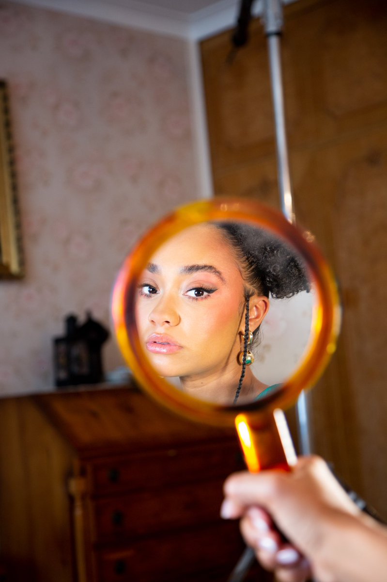 LittleMix's tweet photo. Mirror mirror ✨ https://t.co/i0fxV3aJF2