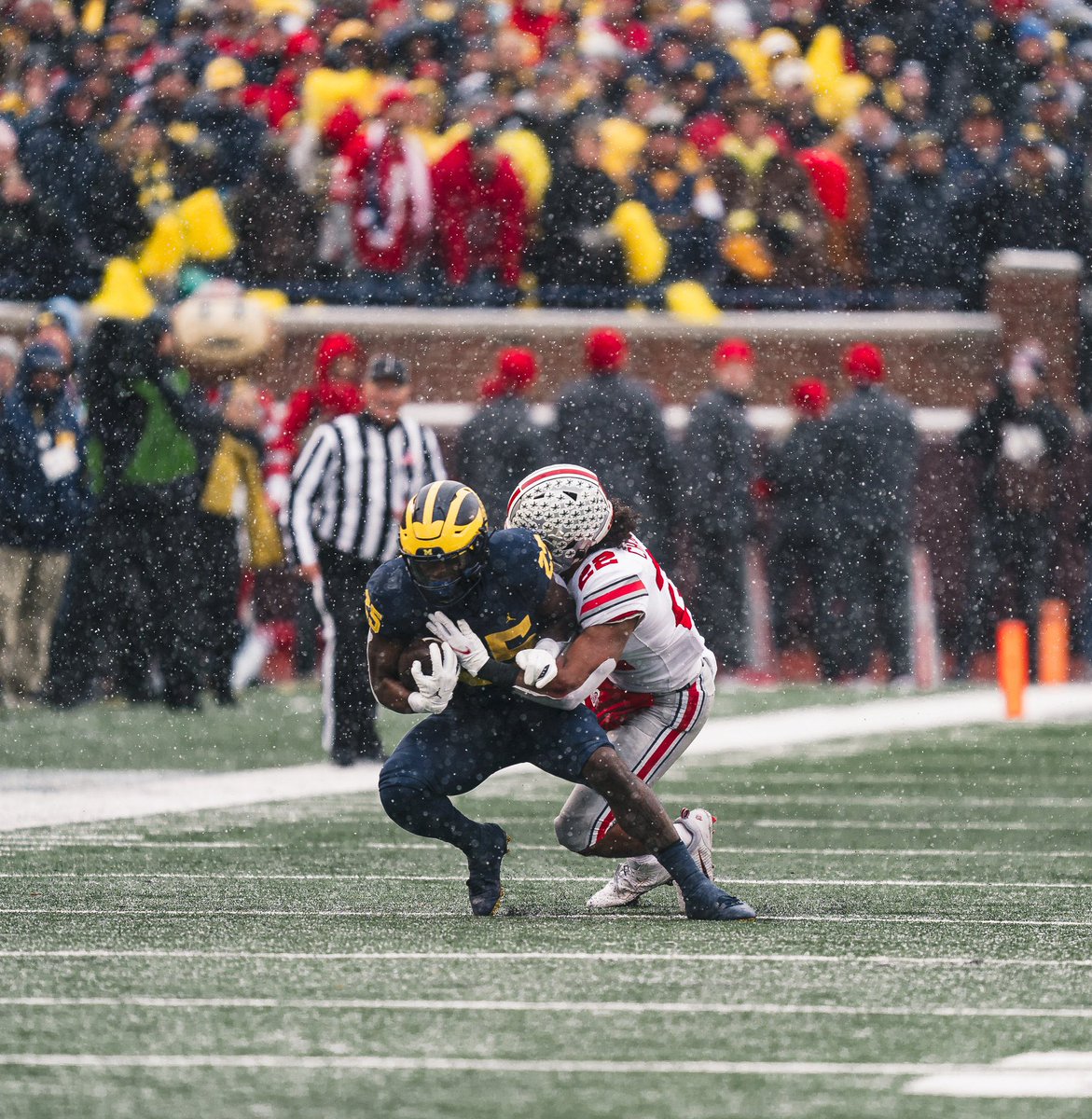 517Sports's tweet photo. How important is the next 30 minutes for Jim Harbaugh?  Is it enough to keep it close and appear to “close the gap” or does he need to win this game? I know he’s not going anywhere, just curious on Michigan Fans state of the program thoughts. #OSUvsMich #GoBlue #Buckeyes https://t.co/QvZ5fjjmUw