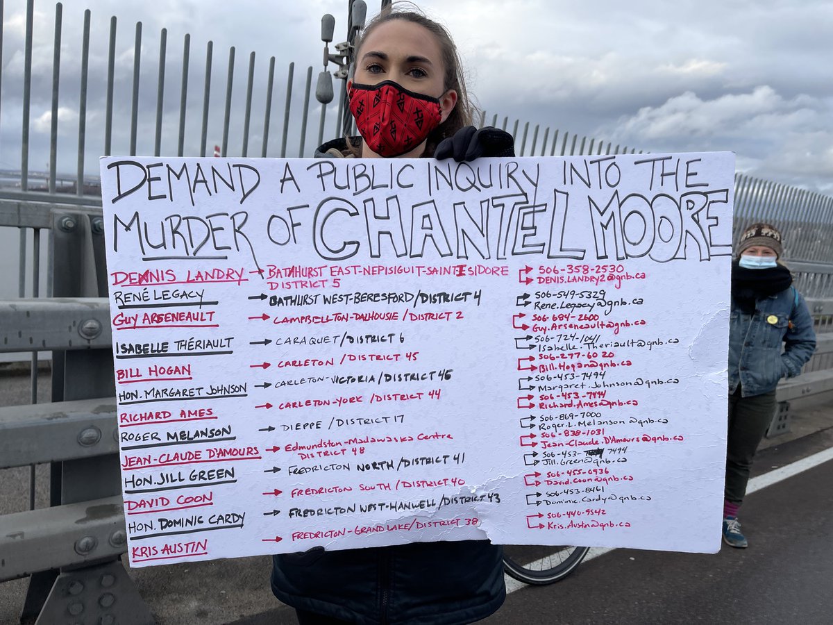 angelharksen's tweet image. Happening now: bridge downtownKjipuktuk- Mi’kmaw solidarity Wet’suwet’en, Chantel Moore, Rodney Levi, MMIWG. ⁦ceremony at the centre of the bridge ⁦@APTNNews⁩