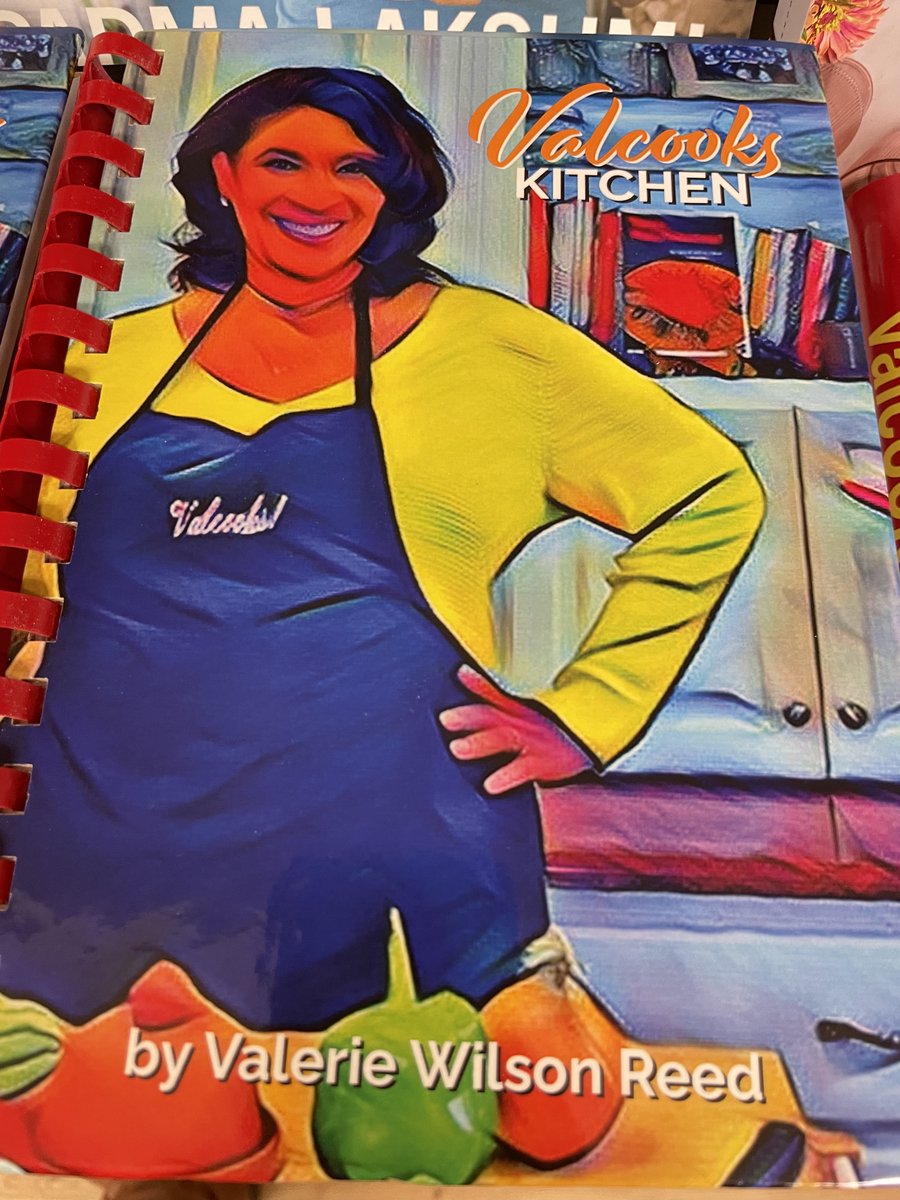 FootprintsCafe_'s tweet photo. 📣NEW ARRIVAL!!📣
This cookbook was LOVE at first site!😍 Each recipe has written instructions, as well as, a QR code which brings you to a 1-2minute YouTube video! #genuis #valcookskitchen #cookbook #christmasgiftideas 📚🎁🛍#smallbizsaturday #shoplocal #shopblackownedbusiness https://t.co/A69idrLCYu
