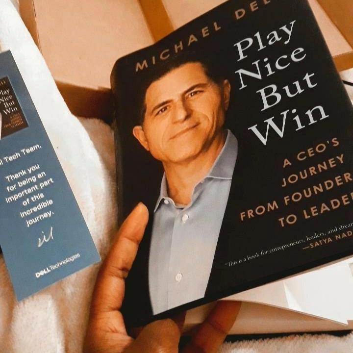 Pamy_dotcom's tweet photo. Finally in my hand🤩

Saturday night mood 📖

#ceomindset #growthmindset #innovation    #Iwork4Dell https://t.co/JFs7Gp6ktm