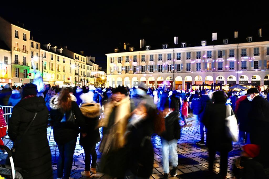 StGermainLaye's tweet photo. #WinterParty 🌟
Vous étiez nombreux à venir admirer le lancement officiel des illuminations de #Noel ! 
Un #spectacle haut en couleurs dans une ambiance festive et bon enfant.🎄🔔🎶 
Nous espérons que vous avez passé un agréable moment. 
Bientôt la suite des festivités... https://t.co/MWkVcb8PJG