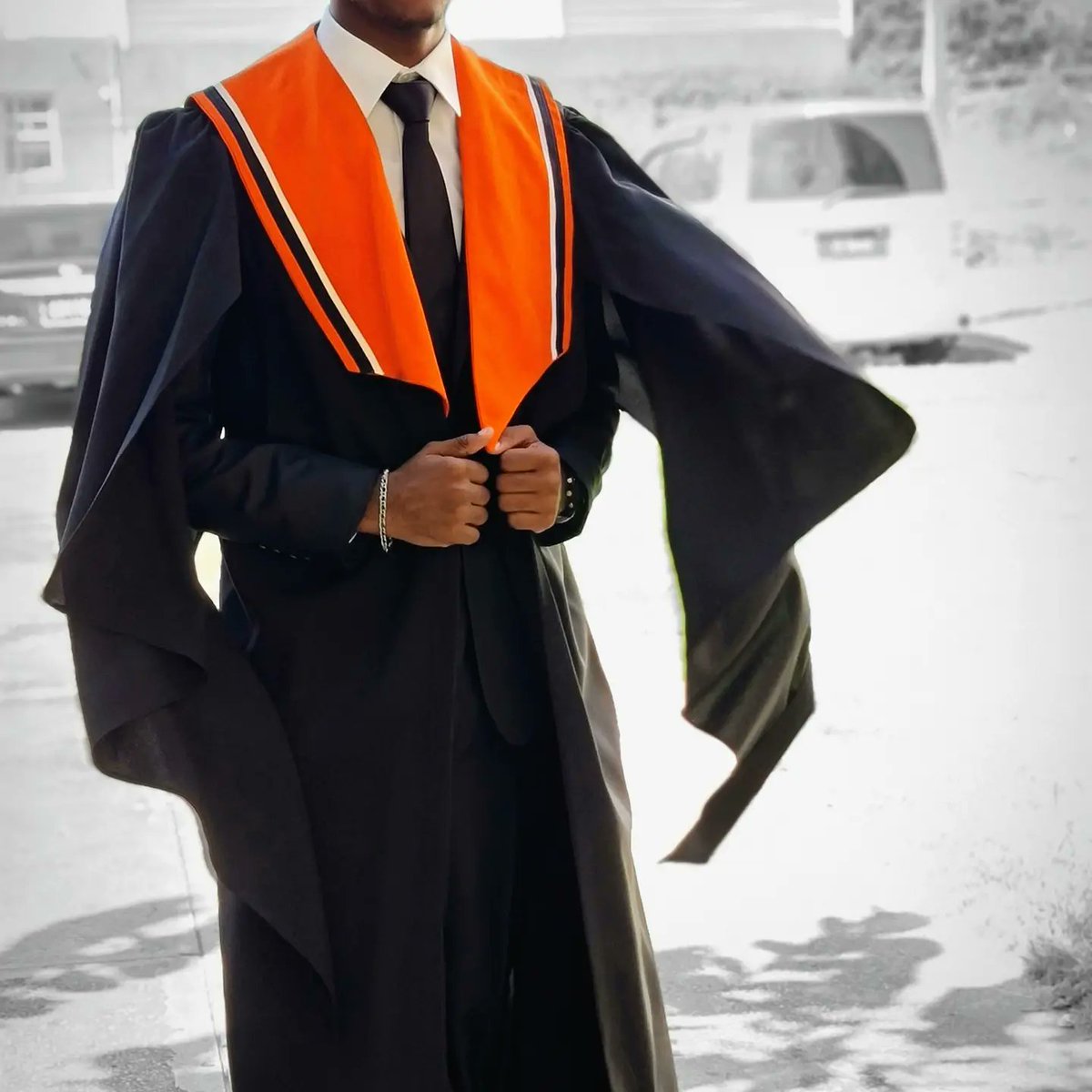 Realmainet's tweet image. I Graduated 🥳🎓🥂 A.A.S.
Part 1 of my journey is complete 🙏🏽 1/3