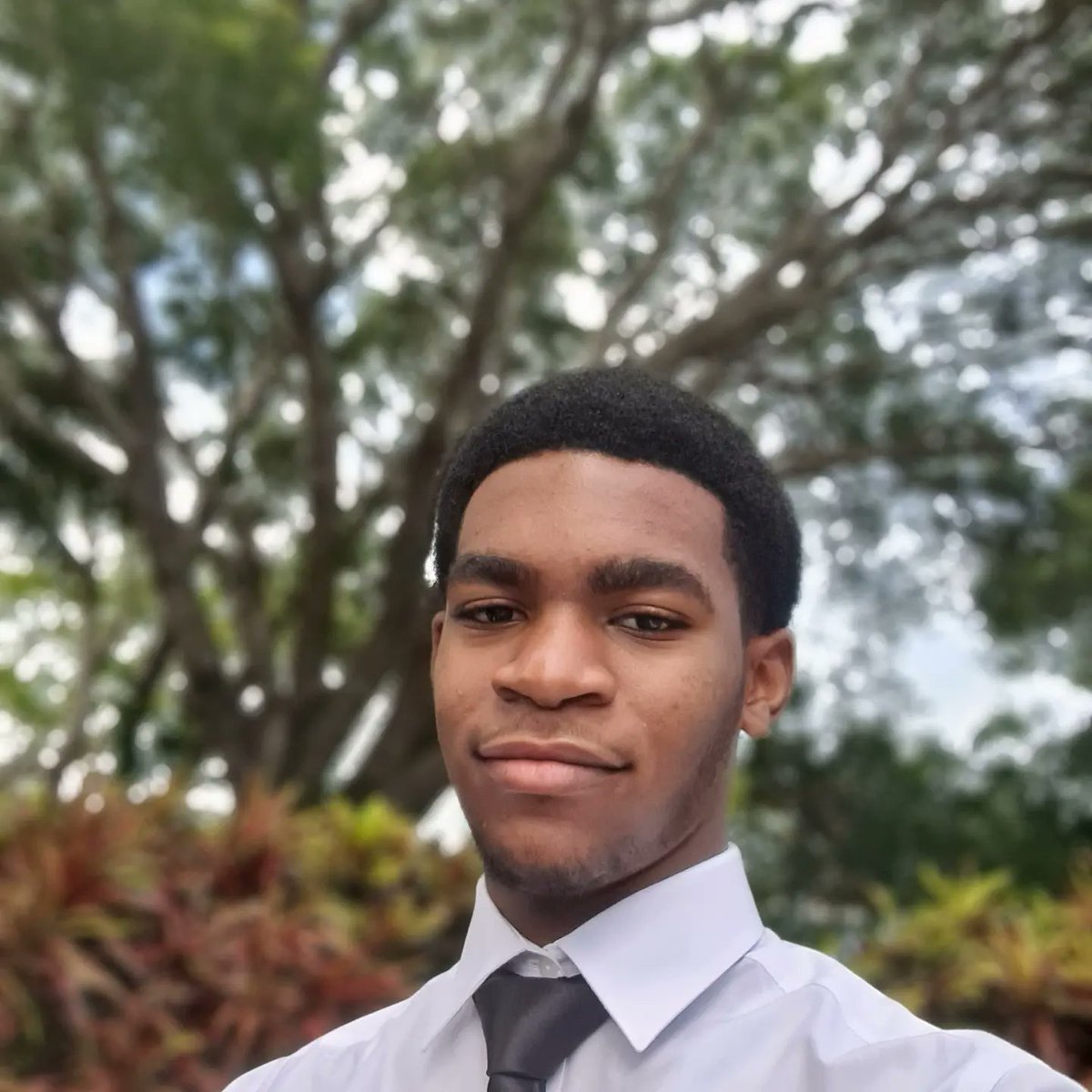 Realmainet's tweet image. I Graduated 🥳🎓🥂 A.A.S.
Part 1 of my journey is complete 🙏🏽 1/3