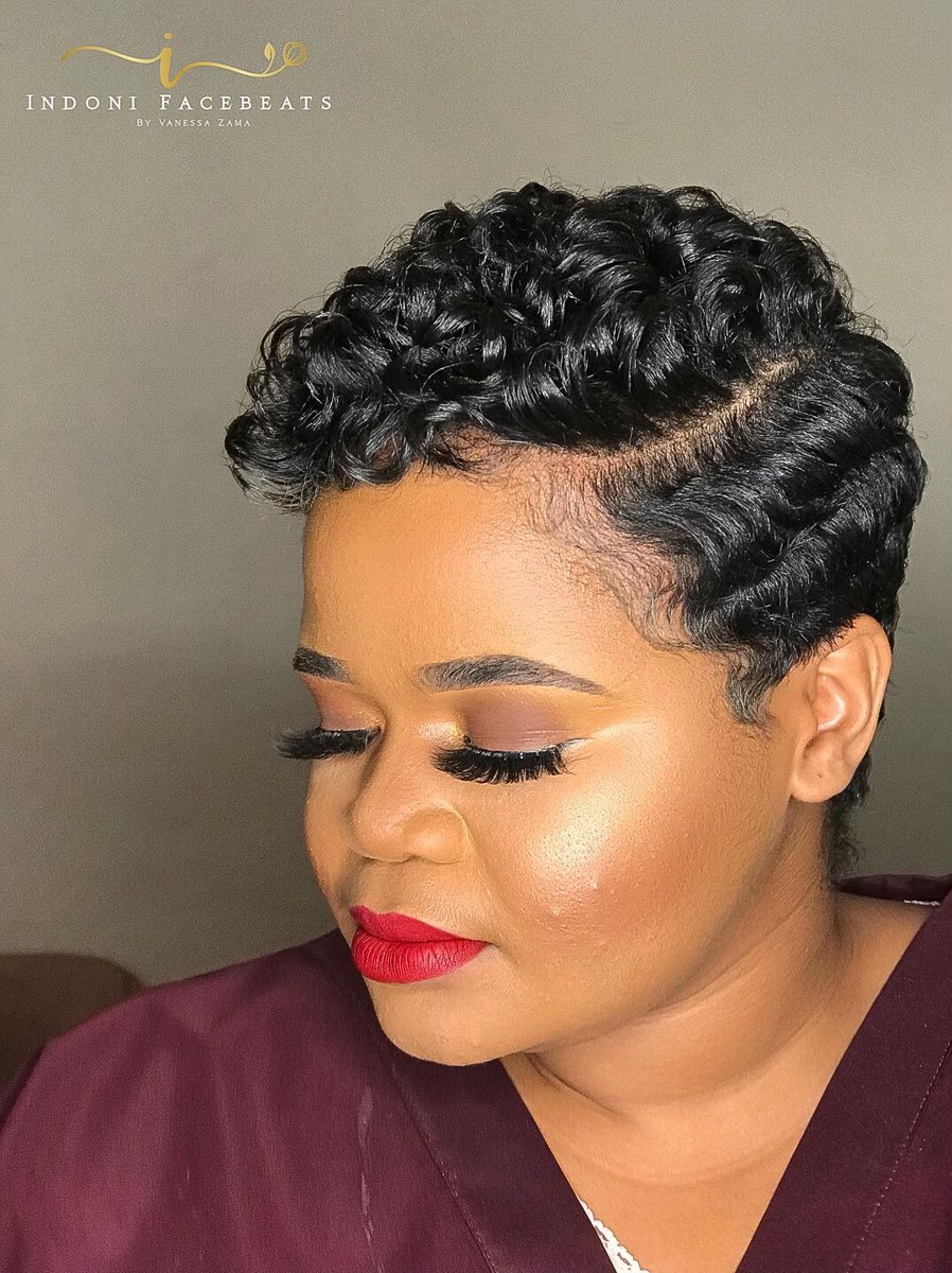 vee_thehun's tweet photo. Evening makeup π #facebeat #makeup #beauty #indoni #durbanmua https://t.co/Rv0dyADai8