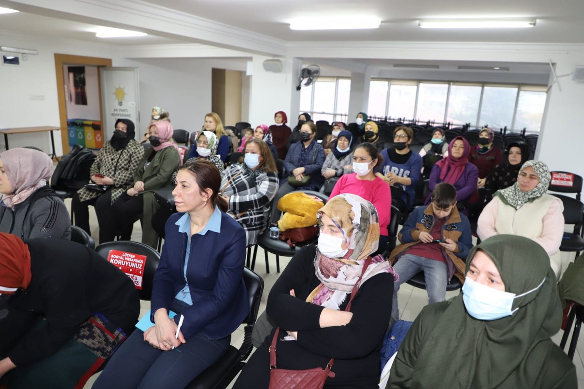 Av_FerdaErturk's tweet photo. .@AKKADINGM Tanıtım ve Medya Başkan Yardımcılarımız @erdentugba ve @deryaoztekinn  il yönetimi, ilçe başkanları ve ilçe tanıtım ve medya başkanlarımızla sosyal medya kullanımı eğitim toplantısı gerçekleştirdiler. Başkanlarımıza ziyaretleri ve sunumları ve için teşekkür ederiz. https://t.co/uJteNaJOhm