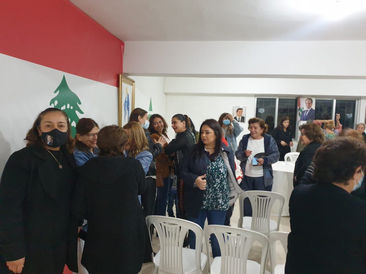 samer_saade's tweet photo. مكتب شوؤن المرأة في الإقليم يستكمل نشاطه اليوم بلقاء الرفيقات في قسم شبطين وبحضور السيدة ناتالي #سامر_سعادة.

#SamerSaade #Batroun
 #بترون https://t.co/TbcmAm9bRq